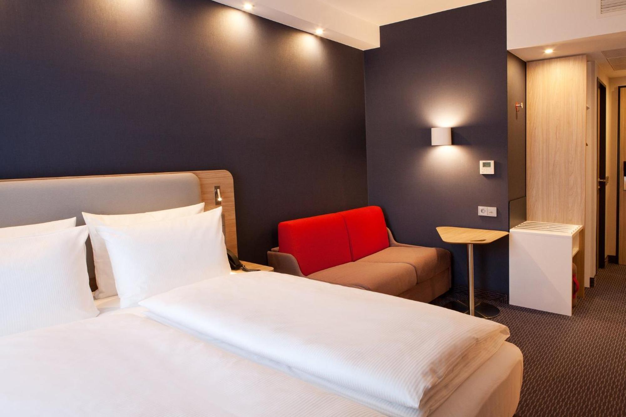 Holiday Inn Express - Goeppingen By Ihg Екстер'єр фото